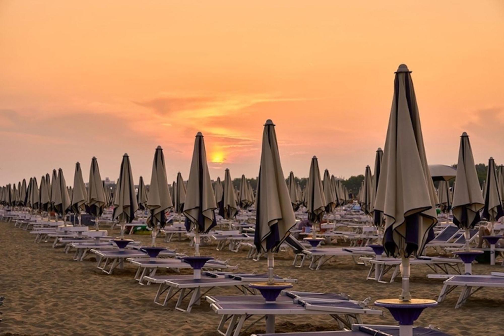 Relax On The Terrace Just 50 Meters From The * Bibione